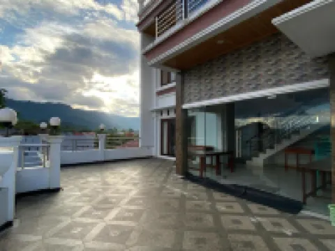 Toraja Lodge Hotel 北托拉查縣酒店