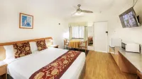 Espana Motel - parking