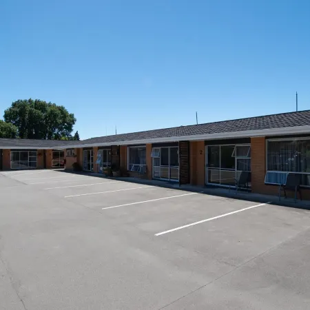 Middle Park Motel