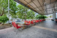 SAILING TOWER HOTEL - breakfast