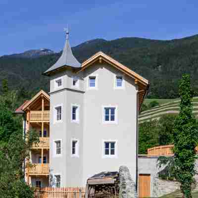 Castell Matscher Hotel Exterior