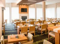 Holiday Inn Salem (I-93 at Exit 2)