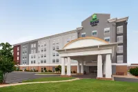 Holiday Inn Express & Suites Fredericksburg Hotels in Hartwood