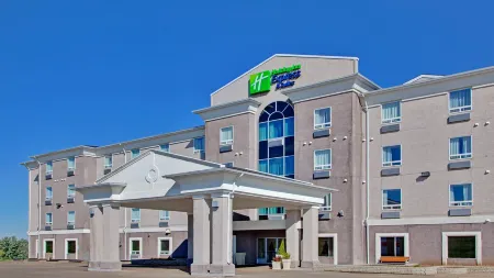 Holiday Inn Express & Suites Swift Current Отели в г. Свифт Каррент
