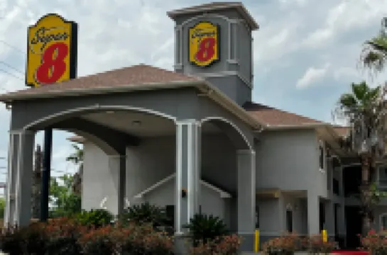Super 8 by Wyndham Houston North I-45 Hotels near National Museum of Funeral History