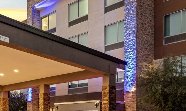 Holiday Inn Express & Suites Phoenix West - Tolleson by IHG