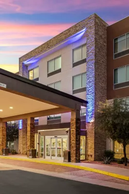 홀리데이 인 익스프레스 & 스위트 피닉스 웨스트 톨레슨 바이 IHG