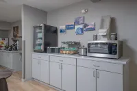 Microtel Inn & Suites by Wyndham Albertville - breakfast