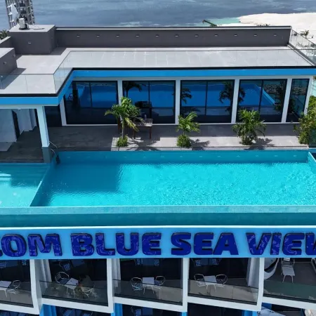 iCom Blue Sea View