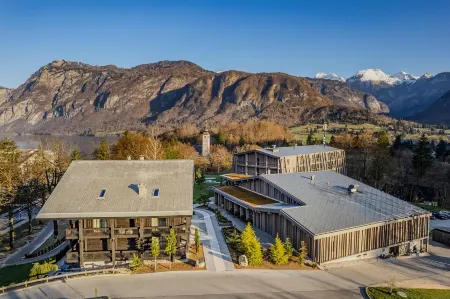 Hotel Bohinj Отели в г. Лог-у-Бохіню