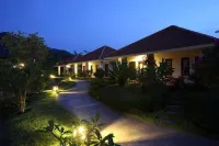 บ้านเชิงเขารีสอร์ท ระนอง