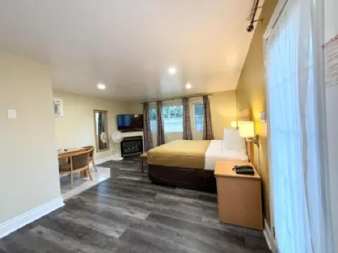 North Bay Inn Hotel di 