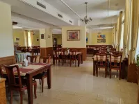 Rezydencja Pałac Lucja BB - breakfast