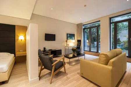 B-Aparthotel Grand Place