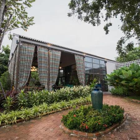 Thanburi Resort