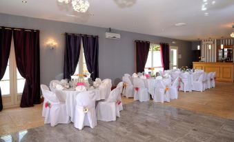 Aux Maisons, the Originals Relais (Relais du Silence)