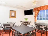 Super 8 by Wyndham Visalia Hotels in Visalia