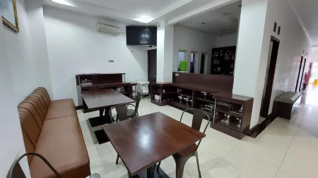 Mami Hotel Отели рядом с достопримечательностью «NUSA INDAH playkids»