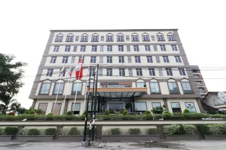 Grand Kanaya Hotel Отели в г. Sei Sikambing D