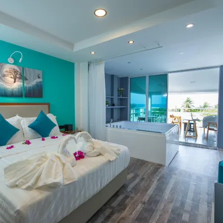 FUNPLACE BEACH HOTEL
