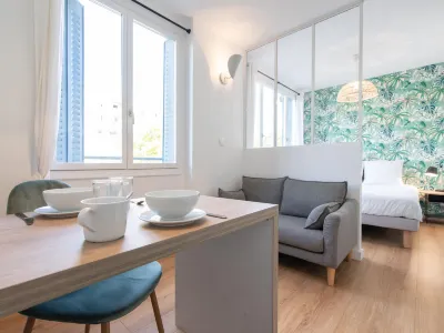 เลอ แบร์เลียต-มงแปลซีร์ โรงแรมใกล้Flower Tree