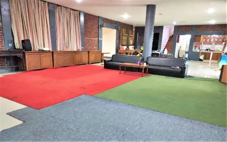 Villa Orange Lembang Pengkolan Отели рядом с достопримечательностью «Punclut Ciumbuleuit»