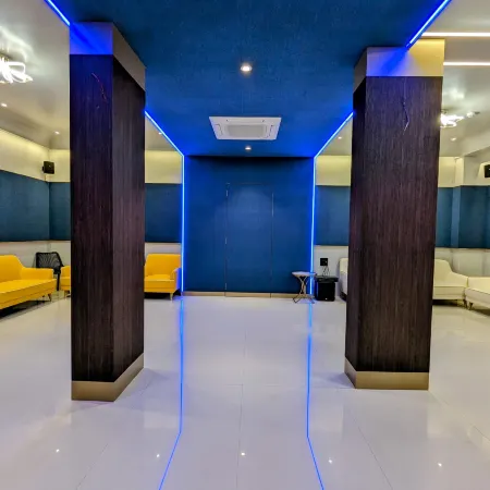 Hotel Red Chillee Restro