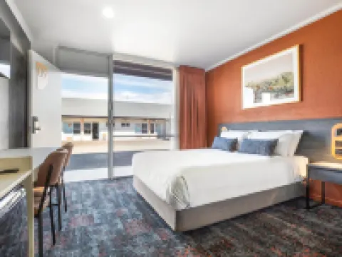 ไนท์แคป แอท ฮอร์ส แอนด์ จ๊อกกี้ โฮเทล วอร์วิก โรงแรมในวอริก