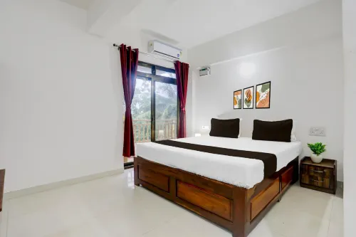 Prakash Holiday Inn Hotels in Arambol