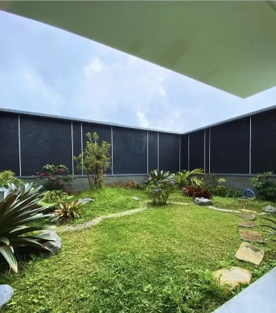 The Villa Nirvana Tawangmangu Отели в г. Тавангмангу