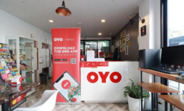 Le Light House & Hostel