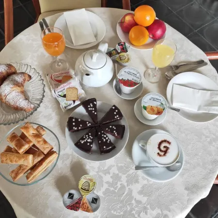 Hotel Galant Отели рядом с достопримечательностью «Крытый стадион Пала Торино»