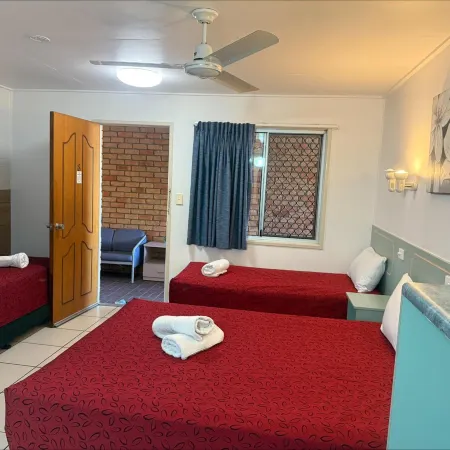 Emerald Highlands Motel