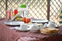 Cherai Beach Residency - مسبح خاص