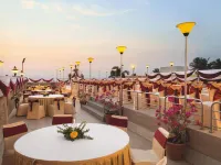 Ramada Plaza by Wyndham Palm Grove Hoteles cerca de ISKCON - Sociedad Internacional para la Conciencia de Krishna