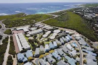 Margaret River Beach Houses - bar