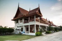 ไทยโฮม รีสอร์ท - ที่มีที่จอดรถ