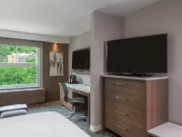 Courtyard Edgewater NYC Area Hotels near Upper West Side