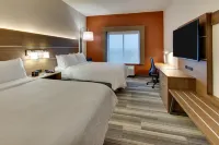 Holiday Inn Express & Suites Nashville Metrocenter Downtown