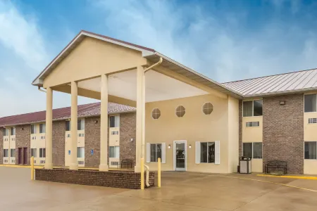 博林格林唄盟套房飯店