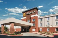 La Quinta Inn & Suites by Wyndham Milledgeville فنادق في ميلدجفيل