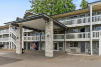 Basecamp Puyallup a Travelodge by Wyndham Hotels near Safeway