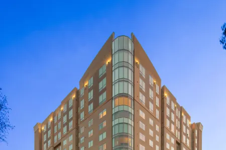 Residence Inn by Marriott Sacramento Downtown at Capitol Park Отели рядом с достопримечательностью «McClatchy Library»