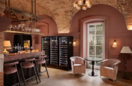 Stradom House, Autograph Collection