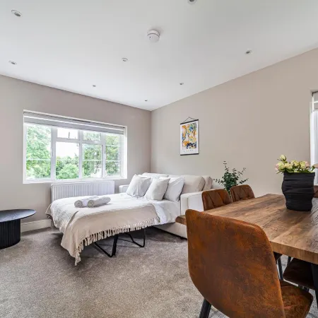 Arte Stays - Serviced Apartments for Leisure and Business - Private Parking - Wembley