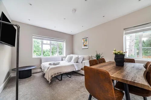 Arte Stays - Serviced Apartments for Leisure and Business - Private Parking - Wembley