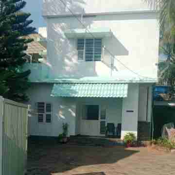 Sun n Tan Beach Home Stay Hotel Exterior