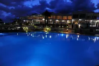 Opal Cove Resort - Beach