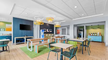 Spark By Hilton Victoria Отели рядом с достопримечательностью «Риверсайд Стадиум»