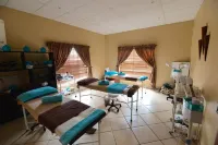 Attaché Guest Lodge & Health Spa - spa